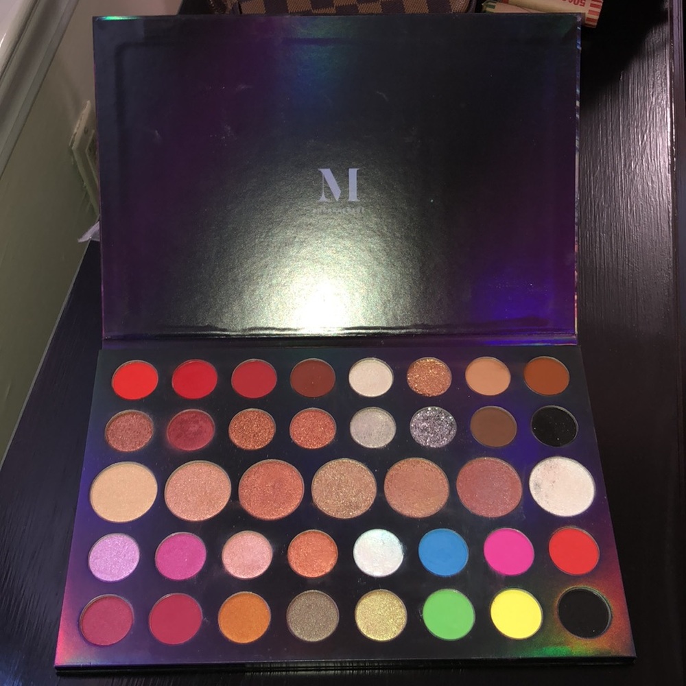 Morphe 39L HIT THE LIGHTS ARTISTRY PALETTE
